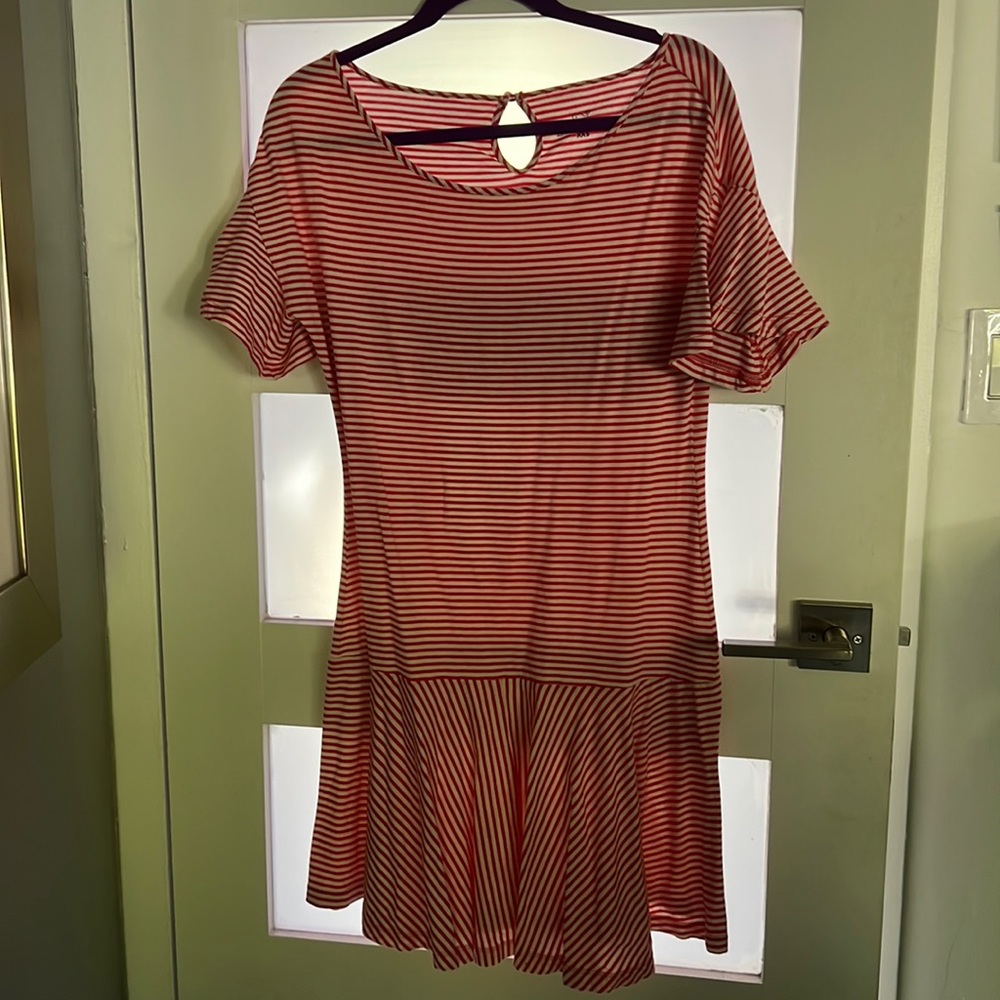 Vineyard vines, casual dress, extra extra small but if it’s more like a medium